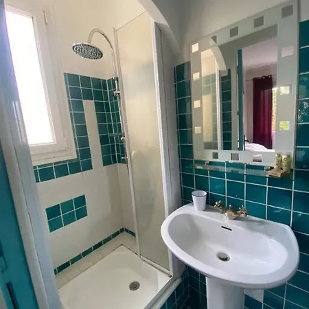 Superb Villa, Swimming Pool, Secluded Gardens Villa *